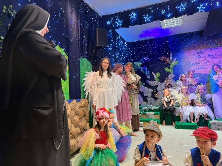 Jasełka muzyczne pt. Chwała Królowi Królów - grupa Promyki