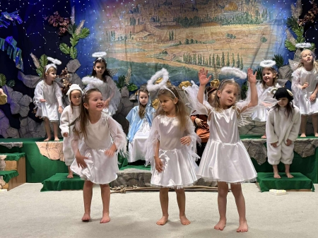   Jasełka  w wykonaniu grupy Świetliki 